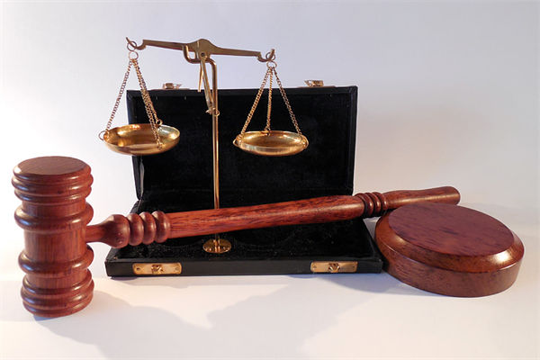行政诉讼立案的完整流程和法律标准是什么